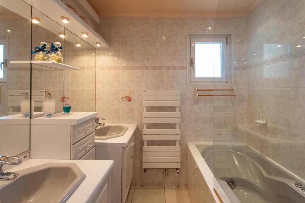 A6- 2 Bdr Incredible Sea View - Ac, Garage & Terrace Leilighet Antibes Eksteriør bilde